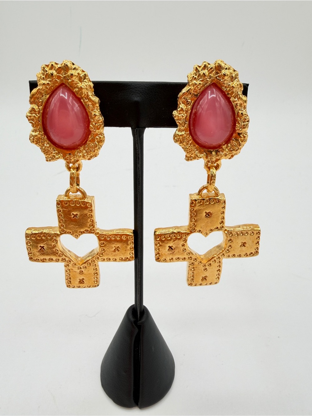 Hanna Bernhard Gold-Tone Pink Teardrop Cross Drop Mystère d’Or Clipped Earrings
